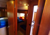 barcha a vela bavaria 46 cruiser yacht a vela interno cabine davanti gabinetto